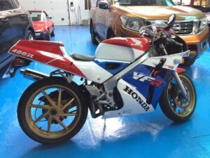 HondaVFR400_venta_vehiculos_deportivos_clasicos_