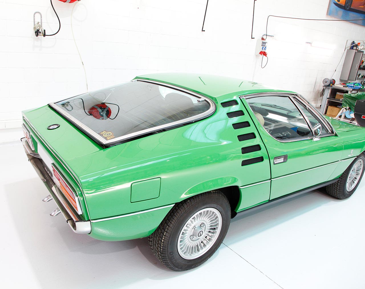 Alfa Romeo Montreal venta vehiculos clasicos deportivos ascari dreams