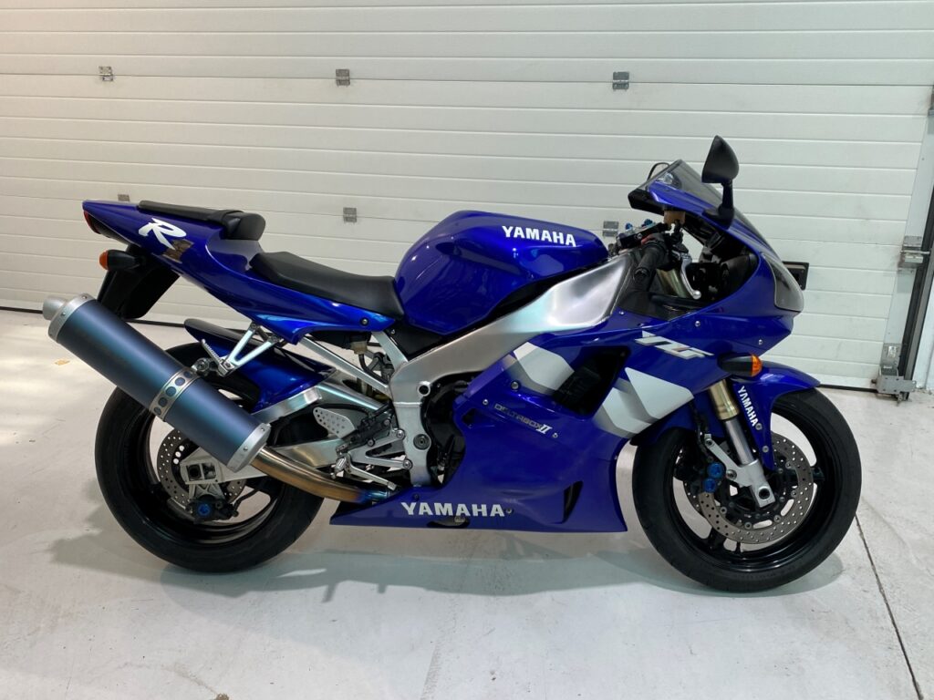 Yamaha YZF R1 (2000) - Gestión de Venta de Vehículos Deportivos Clásicos